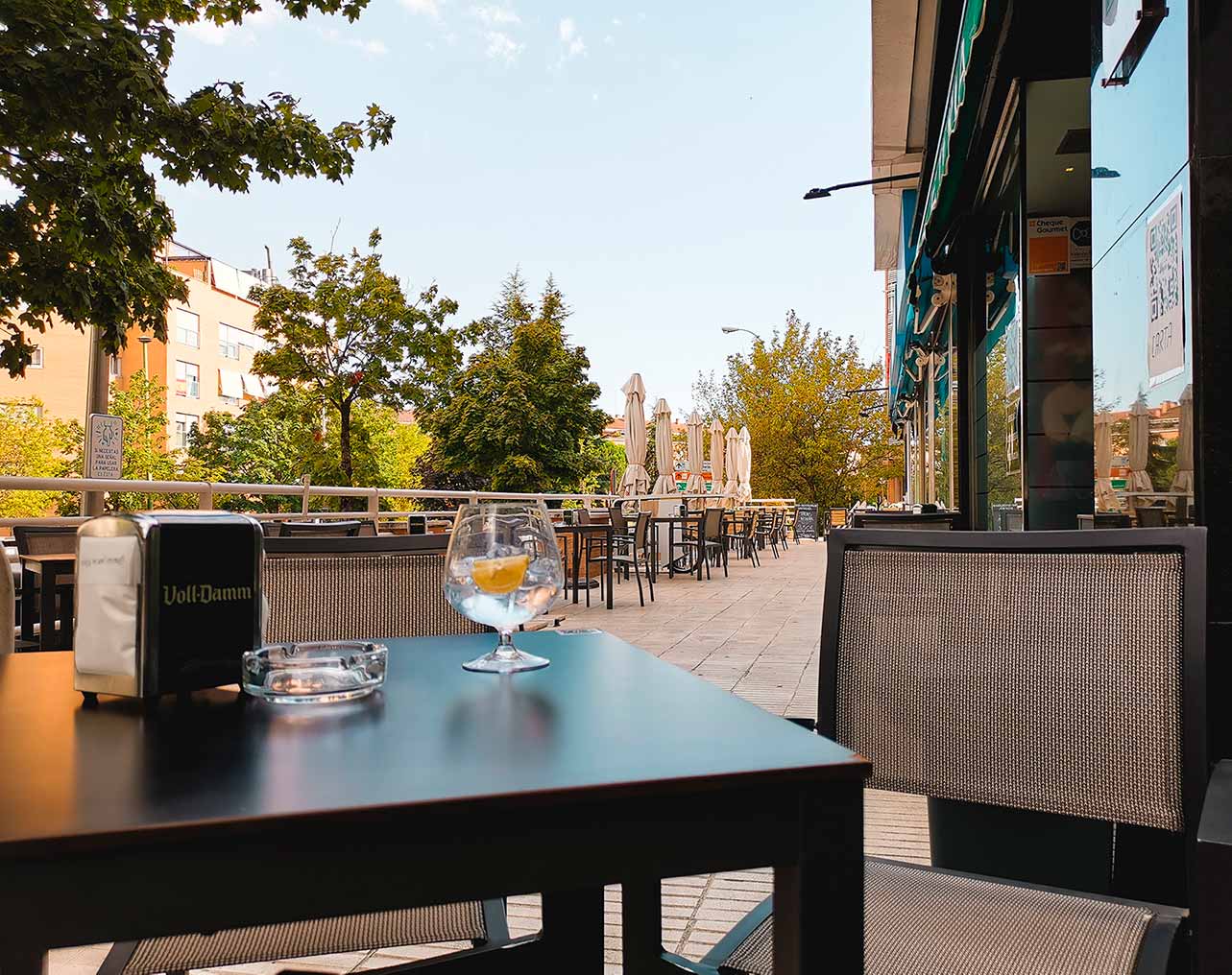 Esta es nuestra terraza, el sitio perfecto para cenar con amigos